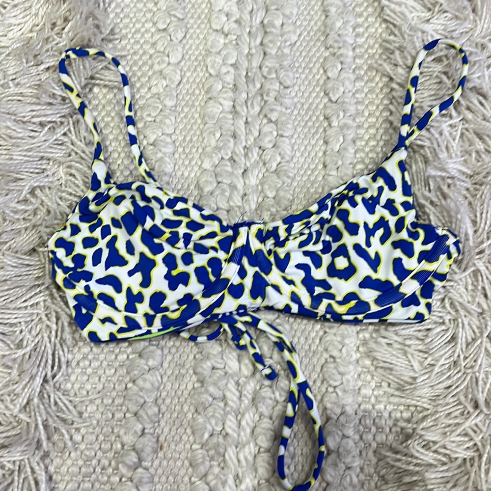 Reversible underwire bikini top size XS